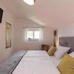 In 51720 Apartamento