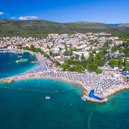 In 51720 Apartman Selce