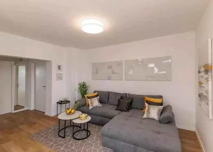 In 51720 Apartman Selce